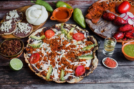 LA TLAYUDA ( MEXICAN PIZZA )